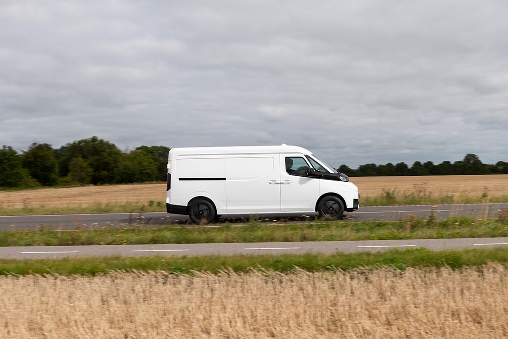 Farizon SV 2026 Side