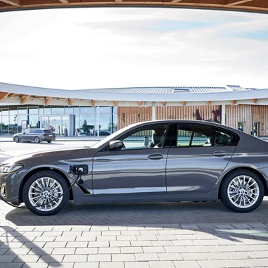 BMW 5 Serie 2020 520E Sedan PHEV Opladning