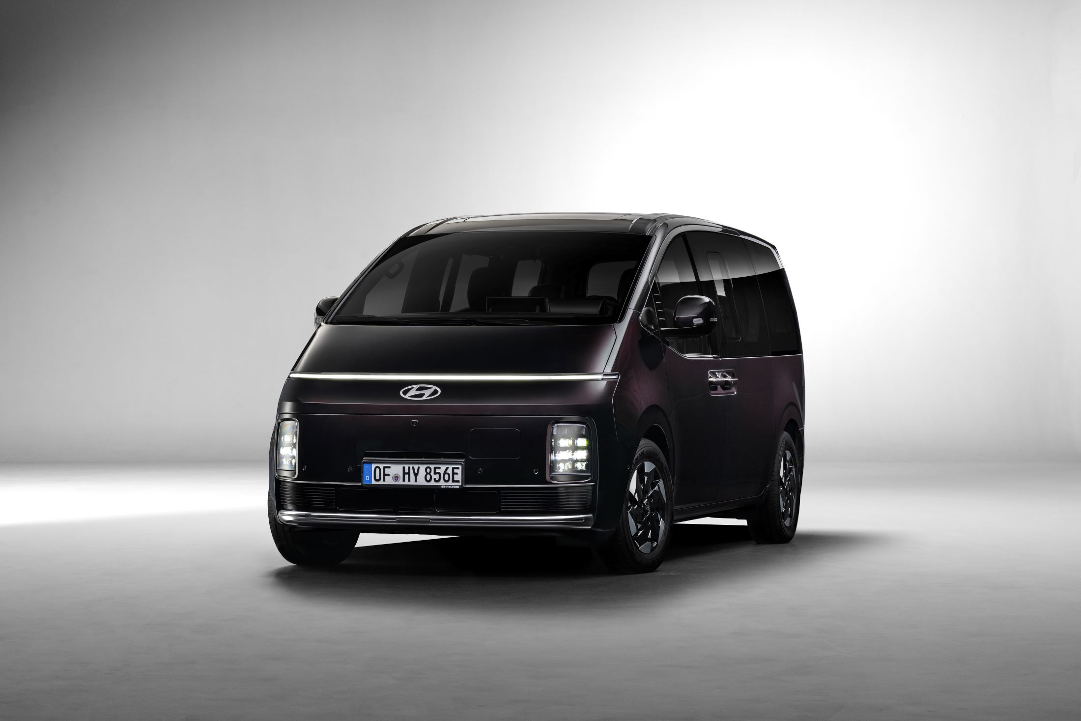 Hyundai Staria 2026 Skraa Forfra
