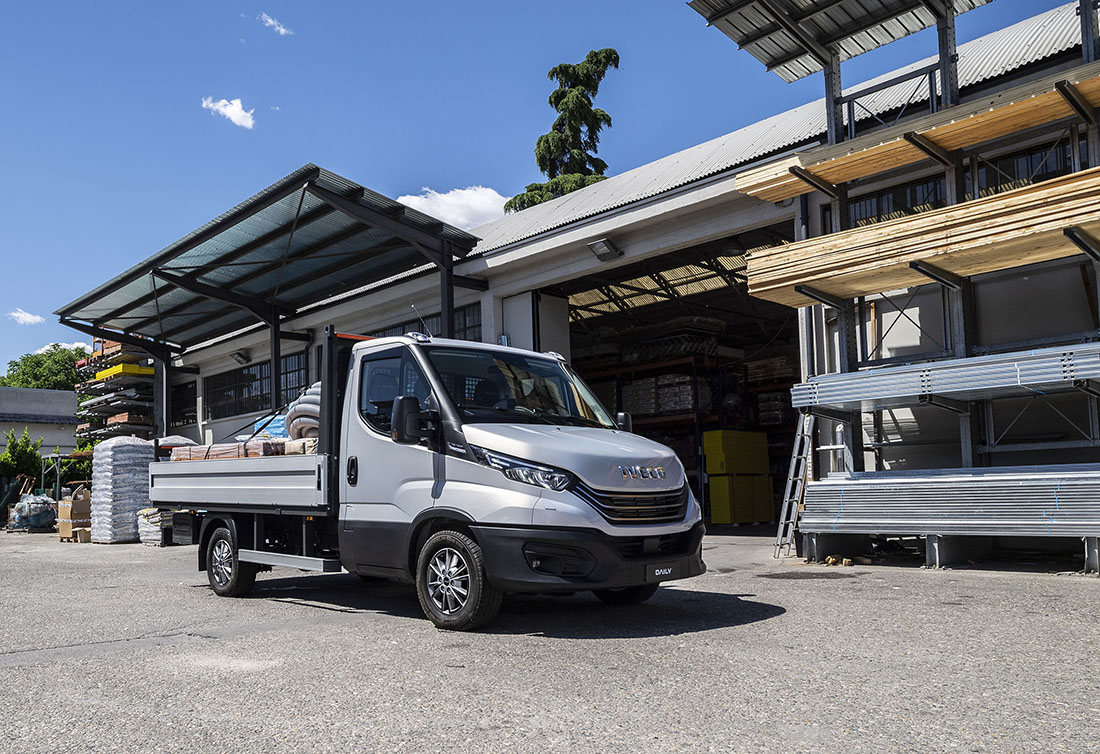 IVECO Daily 2022 Cab Tipper Front 2