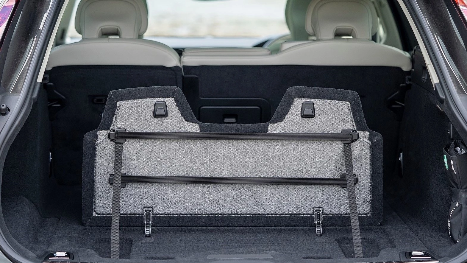 Der er god plads i bagagerummet på Volvo V90 Recharge
