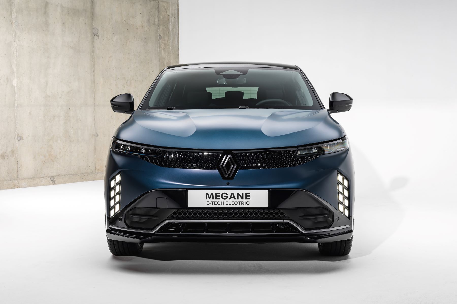 Renault Megane Electric 2026 Studio Front
