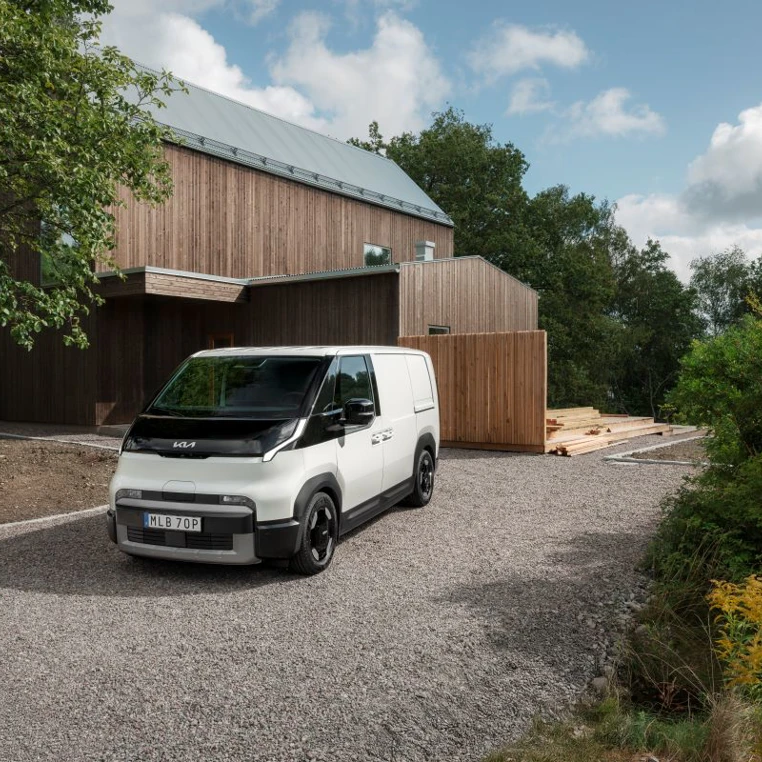 Kia PV5 Cargo 2026 Skraa Forfra