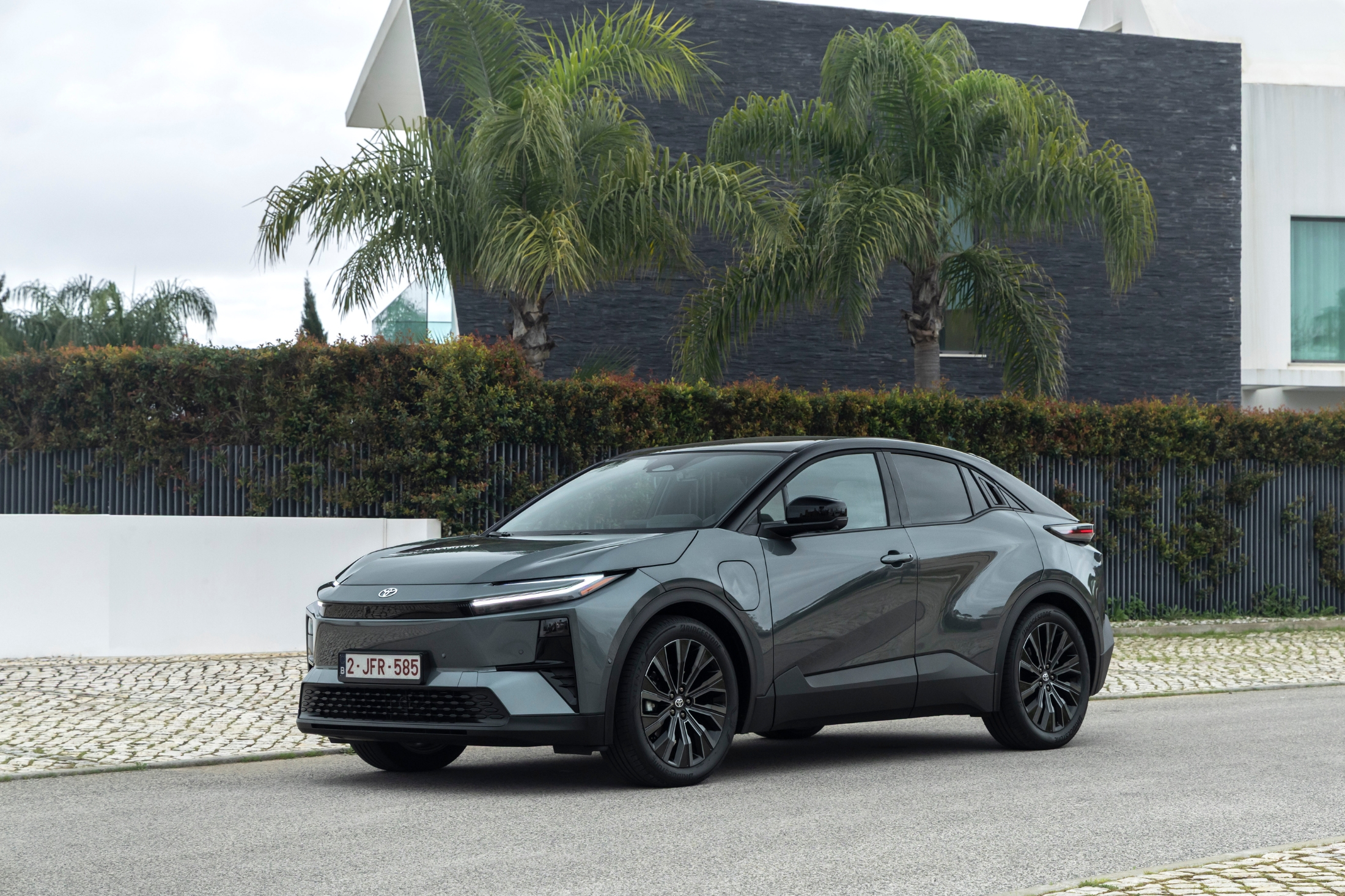 Toyota C HR+