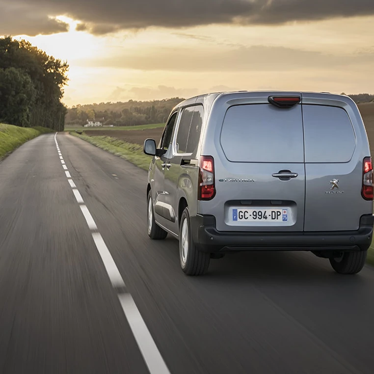 PEUGEOT E PARTNER 2021 Koersel (1)
