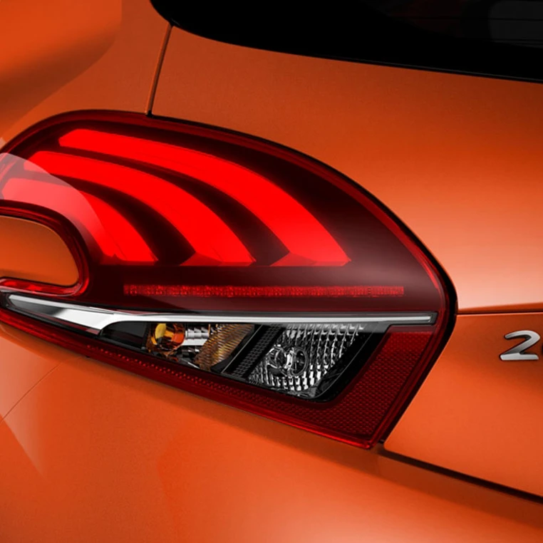 PEUGEOT 208 2020 Baglygte (1)