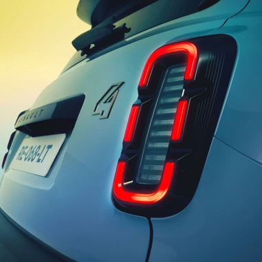 Renault 4 2024 Baglygter Taet Paa