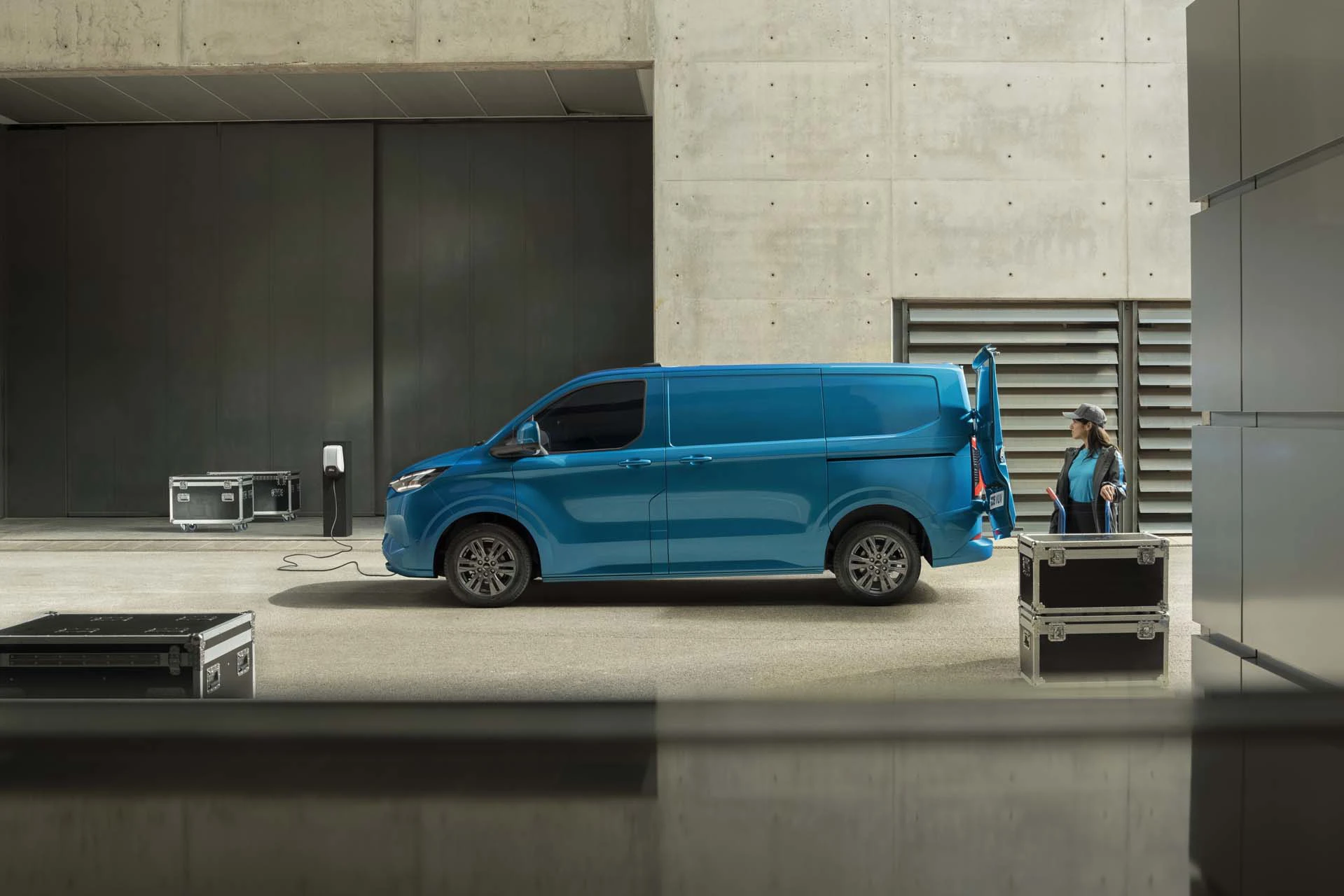 Ford E Transit Custom 2023 Fra Siden