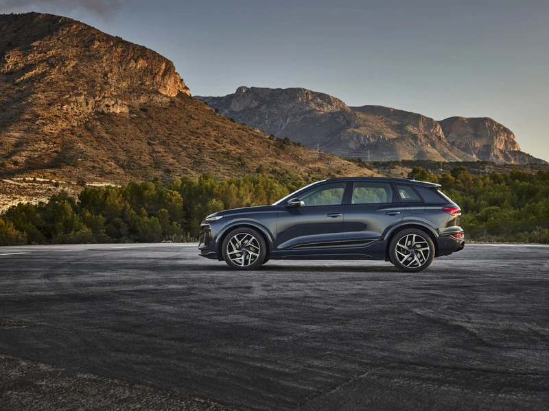 Audi Q6 E Tron 2024 V Side