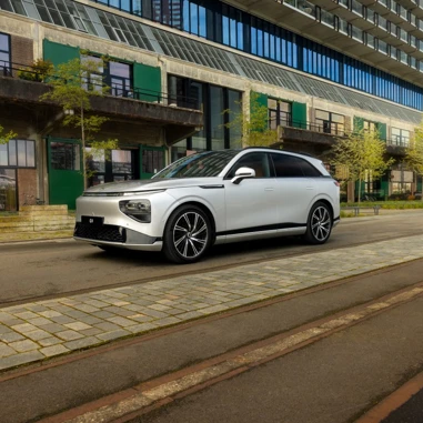 Xpeng G9 2025 Venstre Side