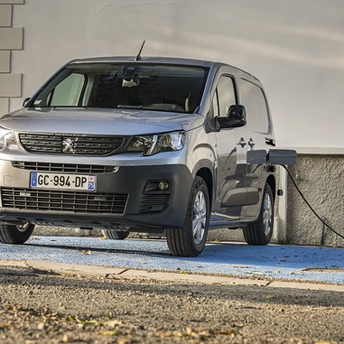 PEUGEOT E PARTNER 2021 Opladning (1)