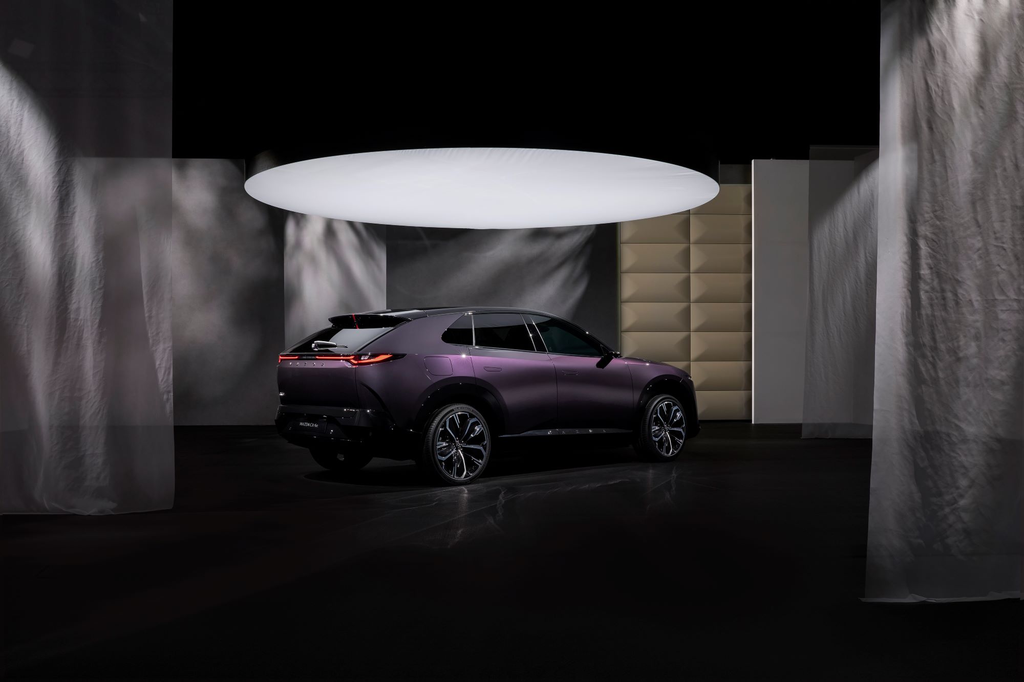 Mazda CX 6E 2026 Skraa Bagfra