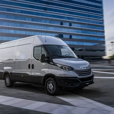 IVECO Daily 2022 Van Front