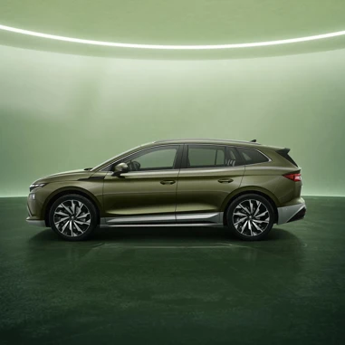 Skoda Enyaq 2025 Side