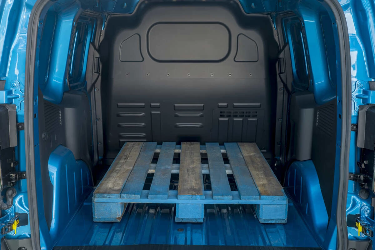 Ford E Transit Courier 2023 Bagagerum