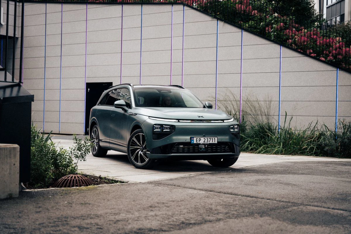 XPENG G9 2026 Forfra