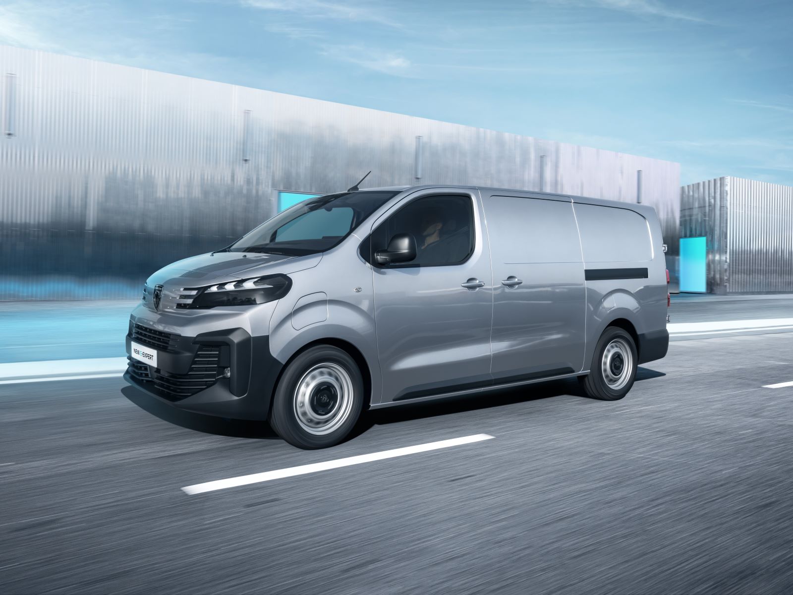 Peugeot E Expert 2025 Skraa Forfra Koerende