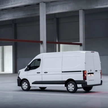 Nissan Interstar 2025 ICE Skraa Fra Siden