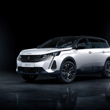 PEUGEOT 5008 2021 GT Hvid Skraat Forfra (1)