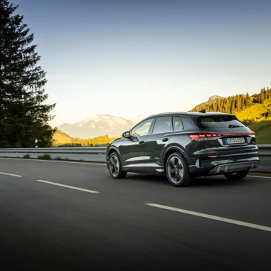 Audi Q4 E Tron 2026 Suv Koerende Bagfra