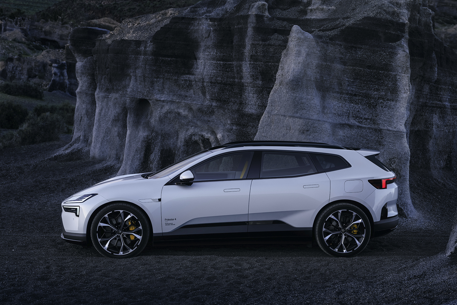 Polestar 4 SUV Fra Siden