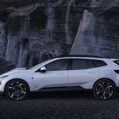 Polestar 4 SUV Fra Siden