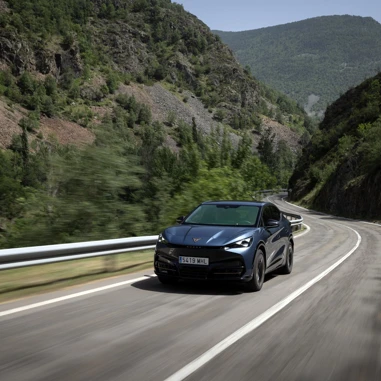 CUPRA Tavascan 2024 Front