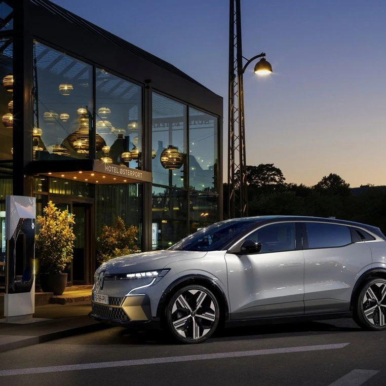 Renault Megane E Tech 2022 1600 04