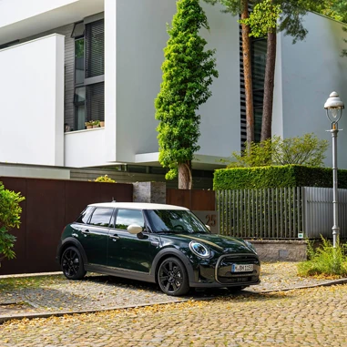 MINI 2022 5 Doors Resolute Profil Front