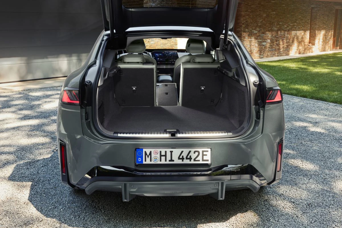 BMW Ix4 50 Xdrive 2026 Bagagerum