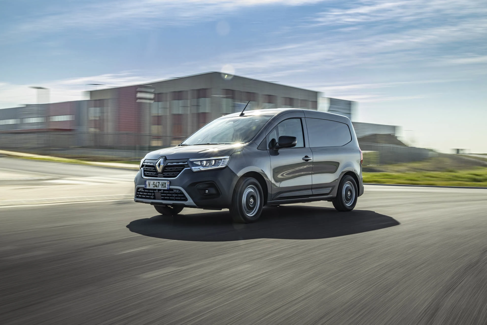 2021 New Renault Kangoo Van Tests Drive (16)