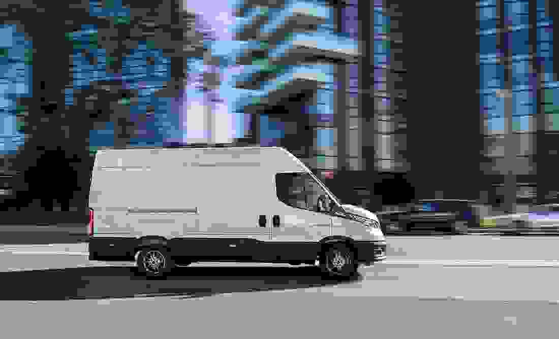 IVECO Daily 2022 Van Side
