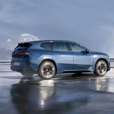 BMW Ix3 2025 50 Xdrive Skraa Bagfra