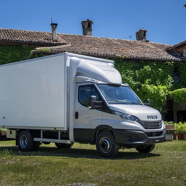 IVECO Daily 2022 Cab Box Front 2