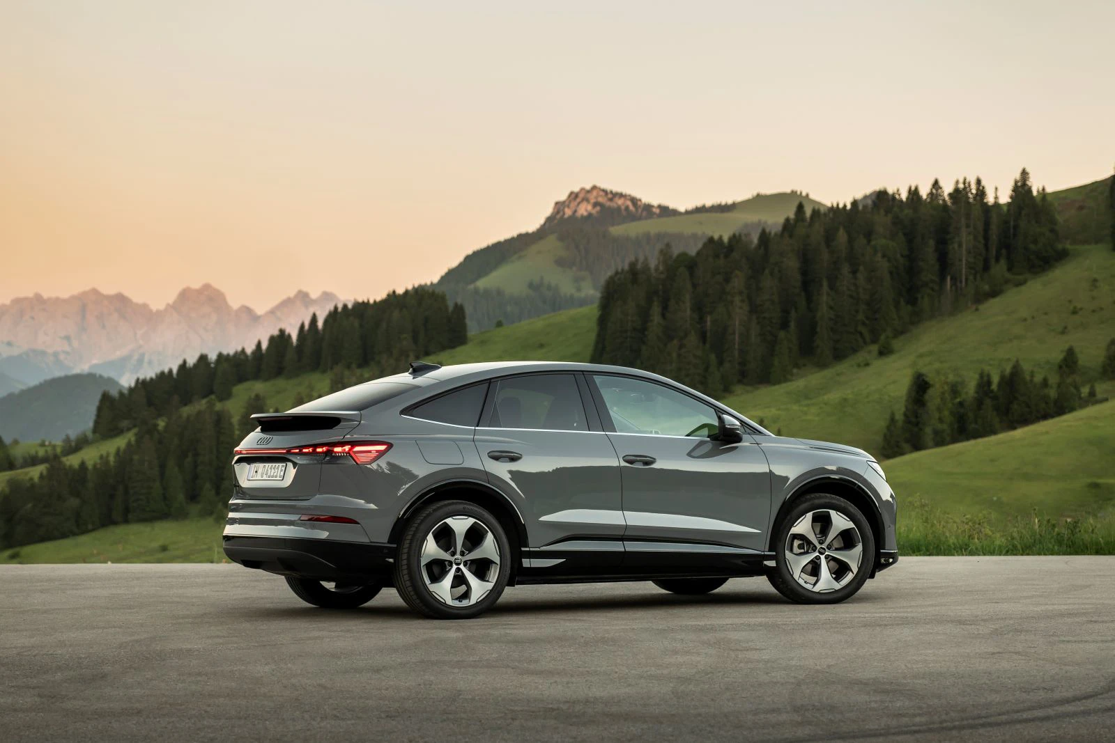 Audi Q4 E Tron 2026 Sportback Side