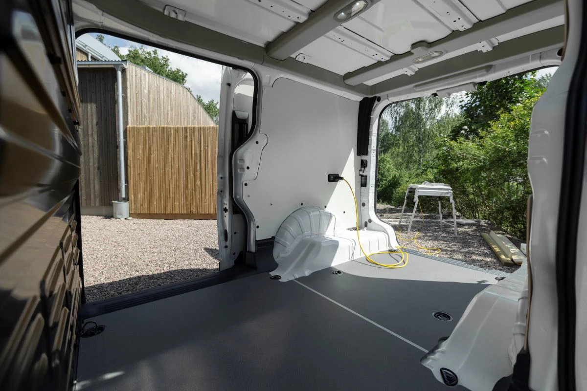 Kia PV5 Cargo 2026 Lastrum