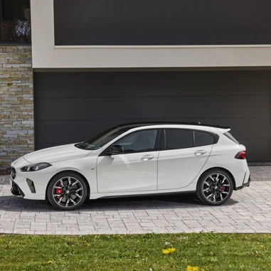 BMW 1Serie 2024 V Side