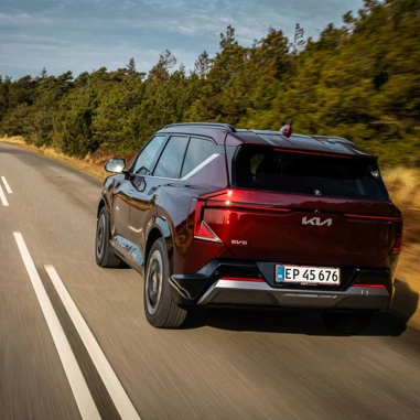Kia EV5 2026 Roed Bagfra