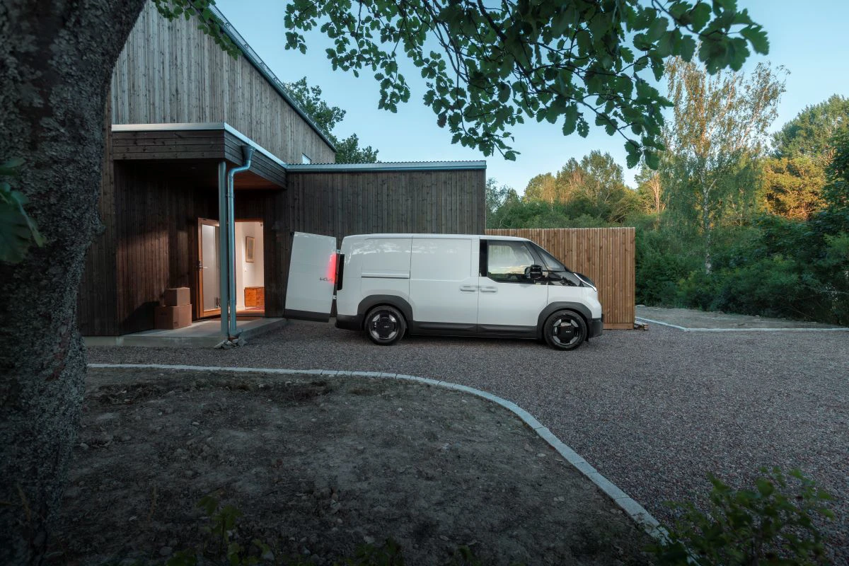 Kia PV5 Cargo 2026 Side