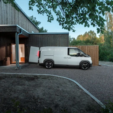 Kia PV5 Cargo 2026 Side