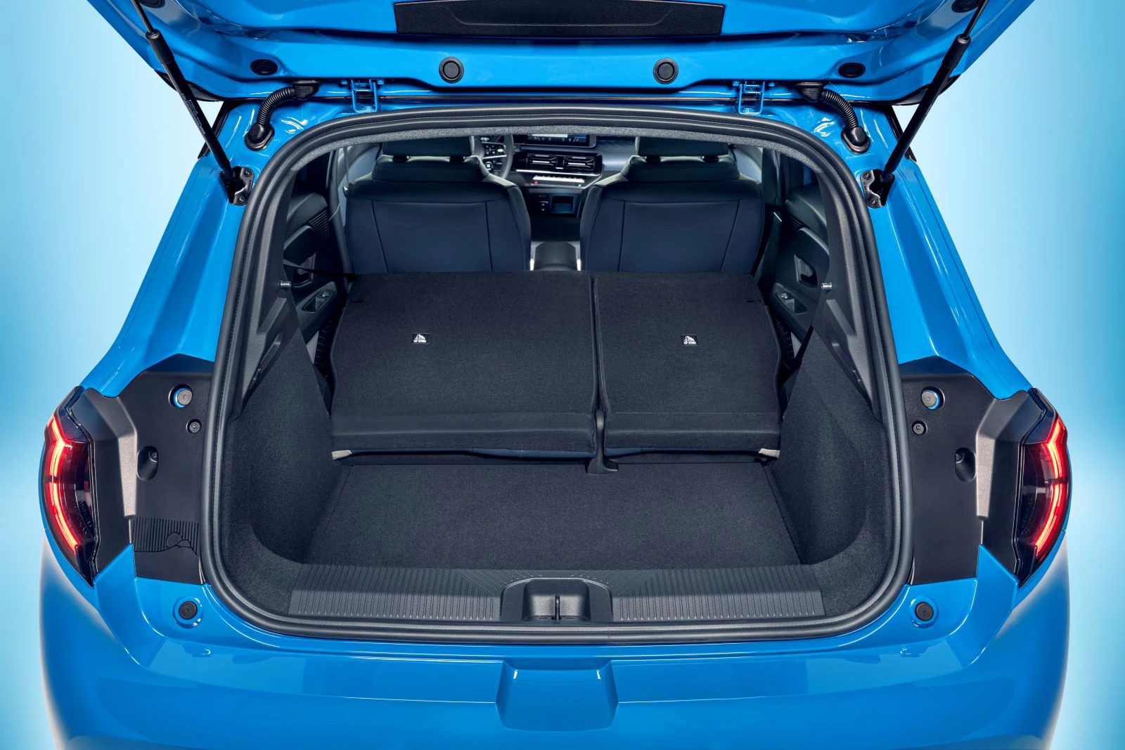 Nissan MICRA 2025 Electric Bagsaeder Nede
