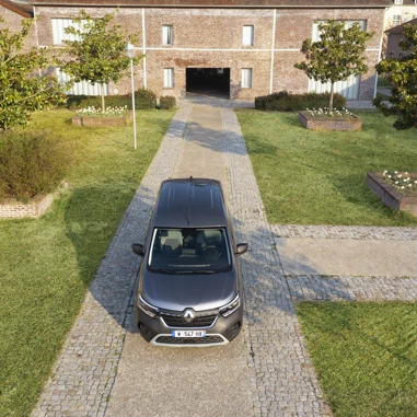 2021 New Renault Kangoo Van Tests Drive (7)